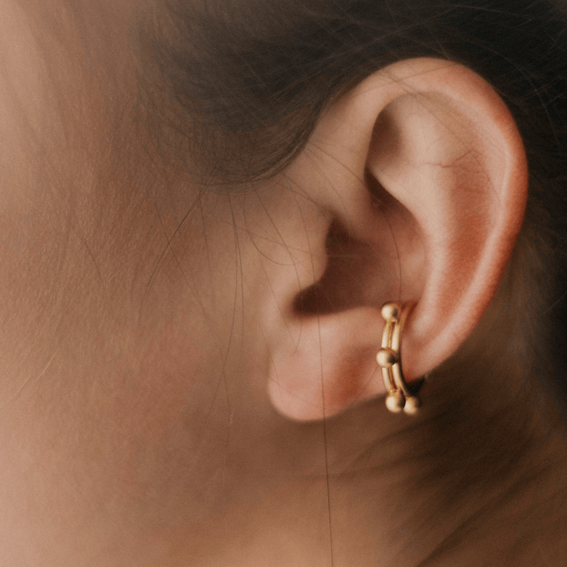 Mi tienda variation Earcuff Esferas